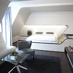 Q! Hotel