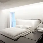 Hotel Q!