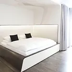 Hotel Q! 4*
