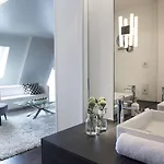 Q! 4*