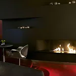 Hotel Q!